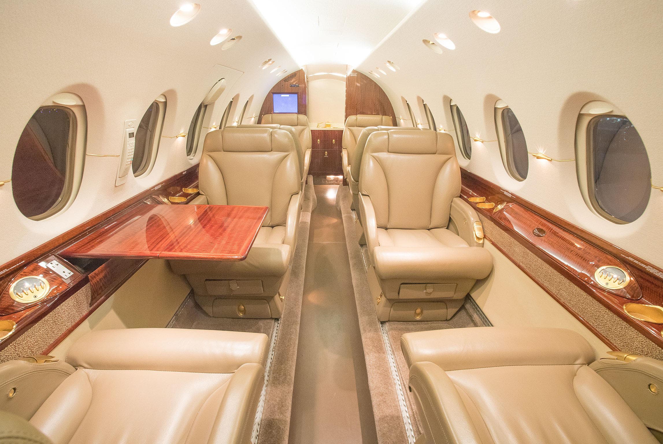 Hawker 800XP N84UP