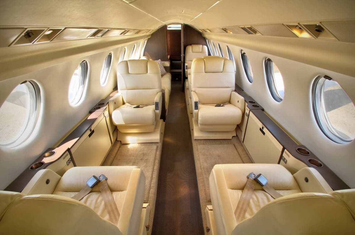 Falcon 50 N850RA