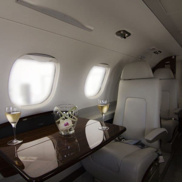 Embraer Phenom 300 N858EE