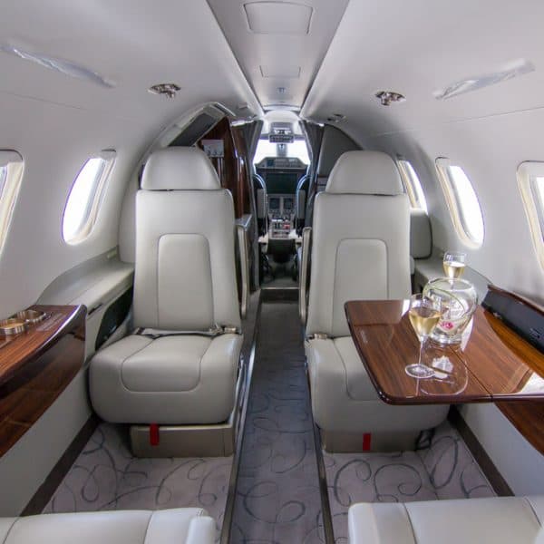 Embraer Phenom 300 N858EE
