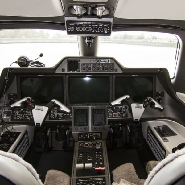 Embraer Phenom 300 N858EE