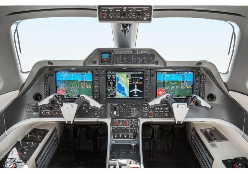 Embraer Phenom 300 N862LG
