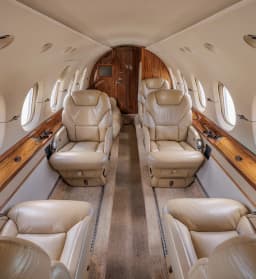Hawker 800XP N868PZ