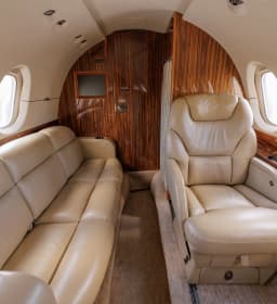 Hawker 800XP N868PZ