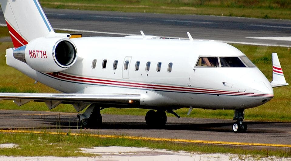 Challenger 604 N877H