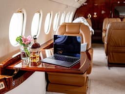 Falcon 2000EX N880VJ