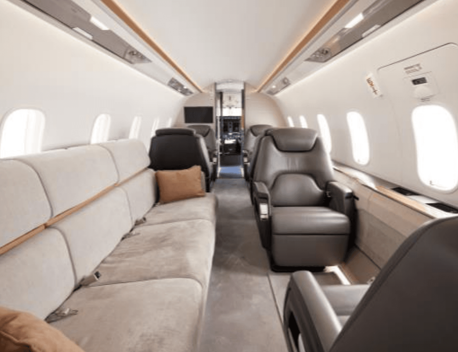 Challenger 350 N881CC