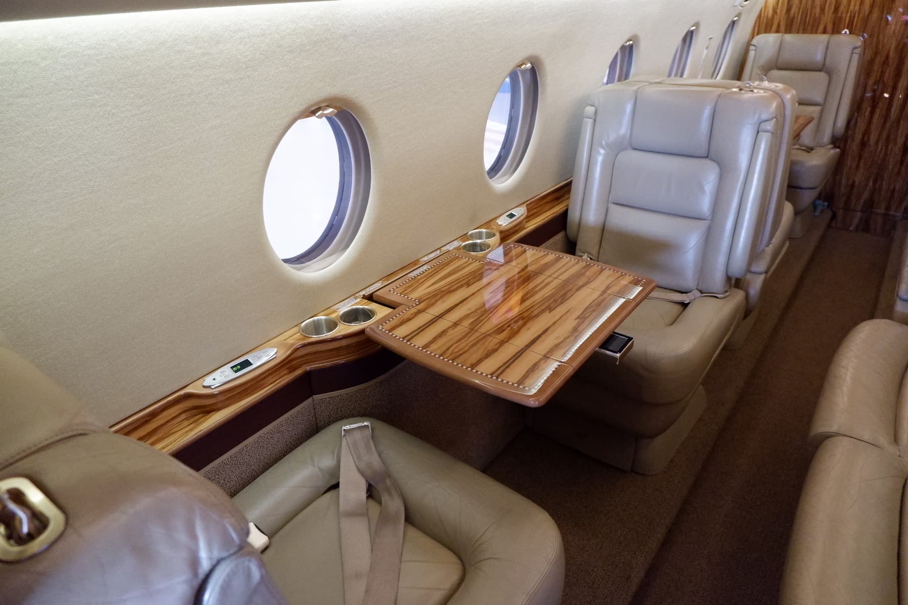 Gulfstream G150 N8821C
