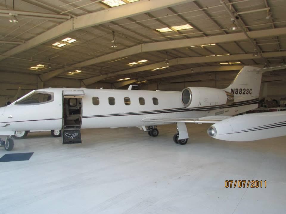 Learjet 35 N882SC