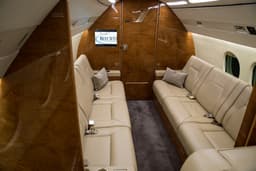 Falcon 900B N884BB