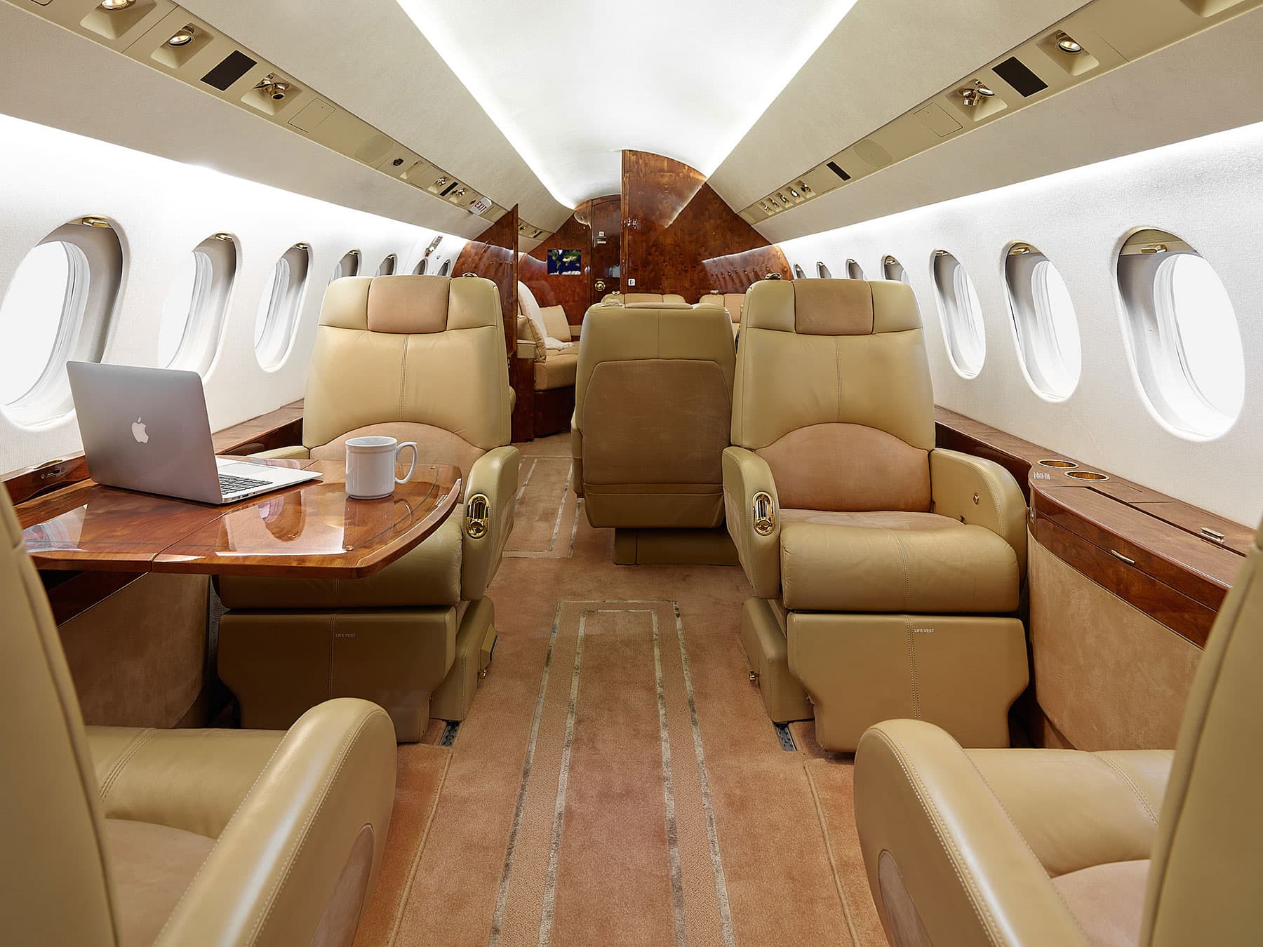 Falcon 900EX N888ZA