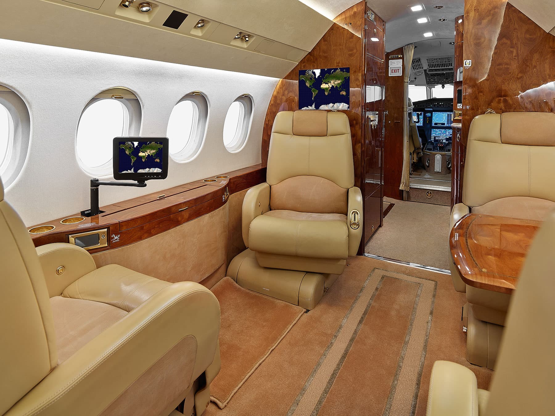 Falcon 900EX N888ZA