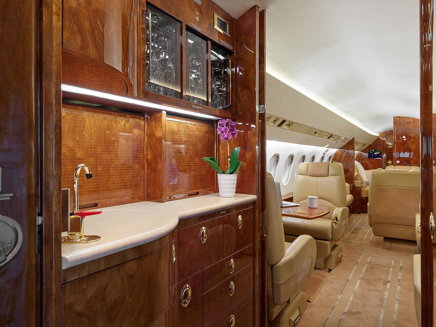Falcon 900EX N888ZA