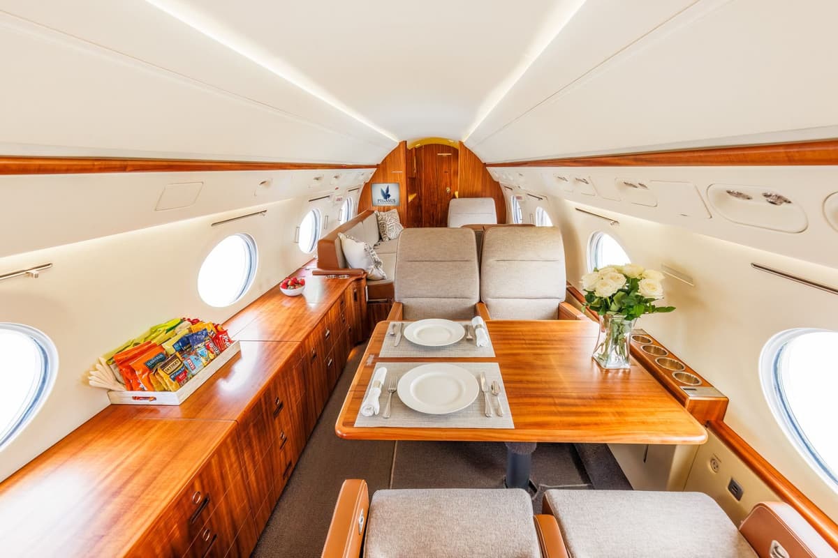 Gulfstream V N889AH