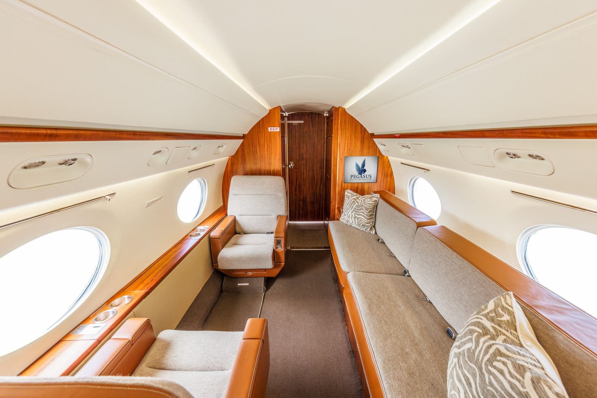 Gulfstream V N889AH
