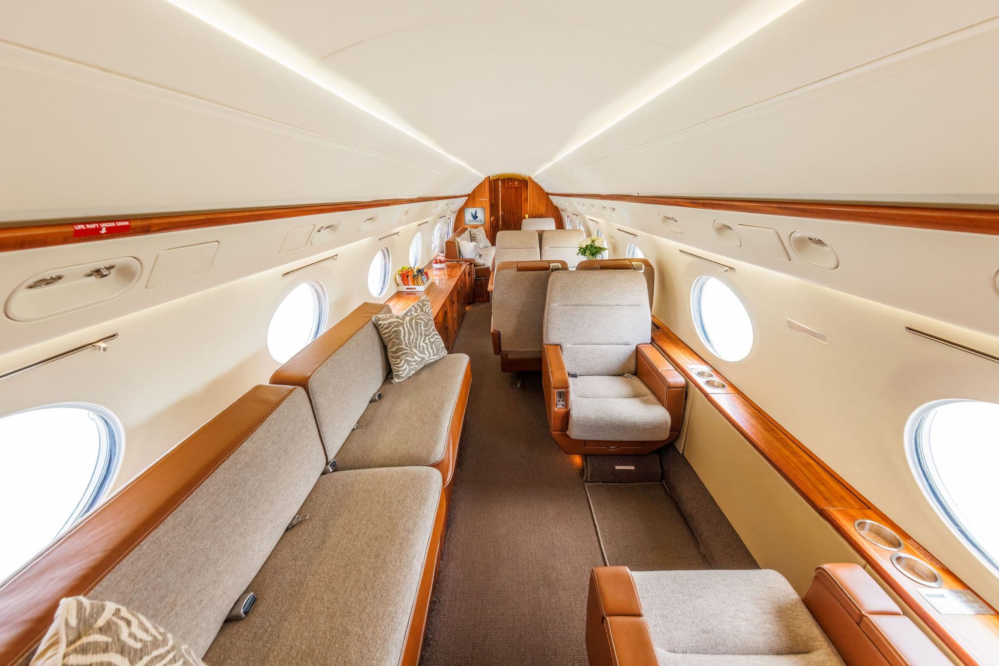 Gulfstream V N889AH