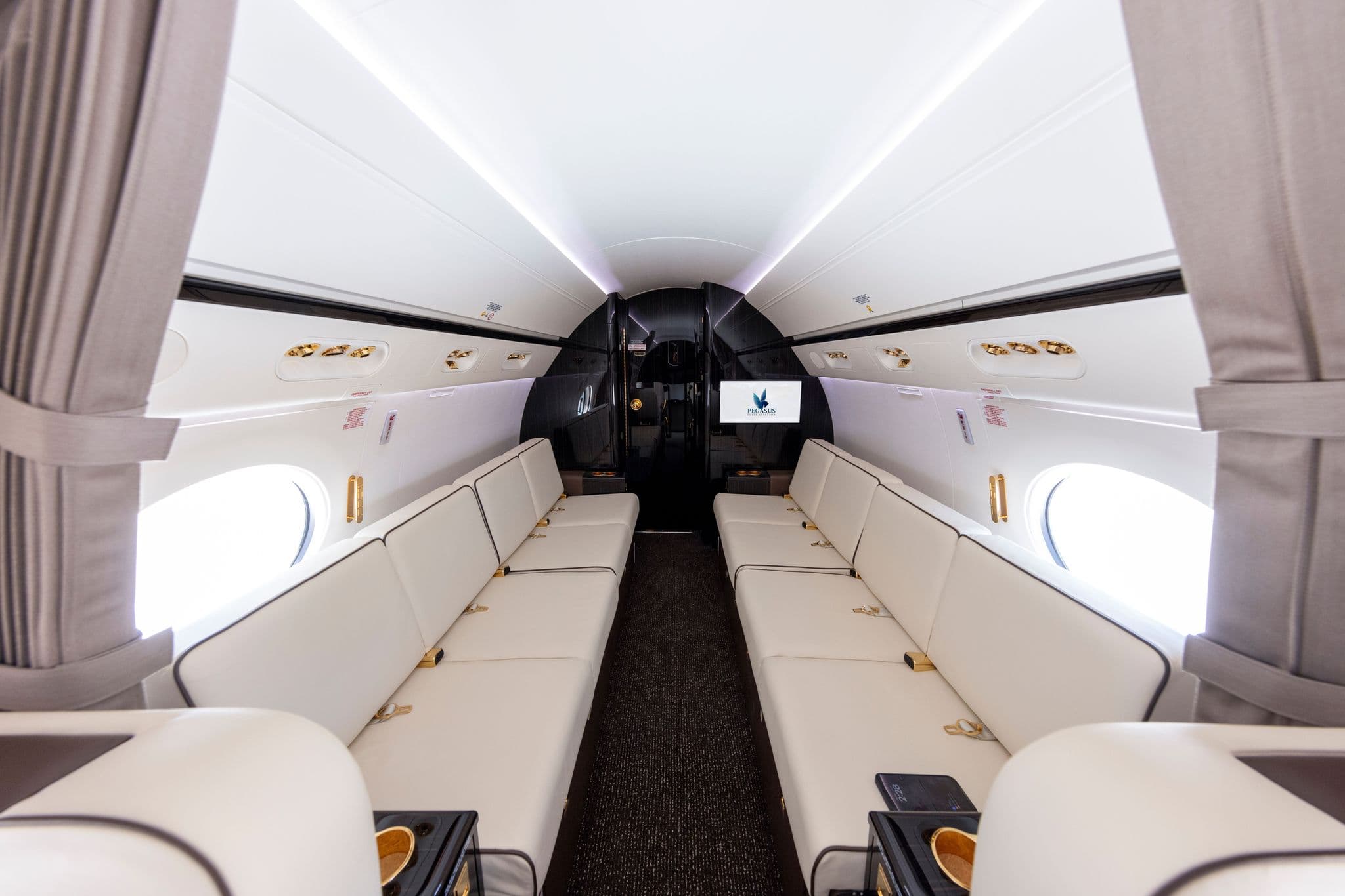Gulfstream V N889KH
