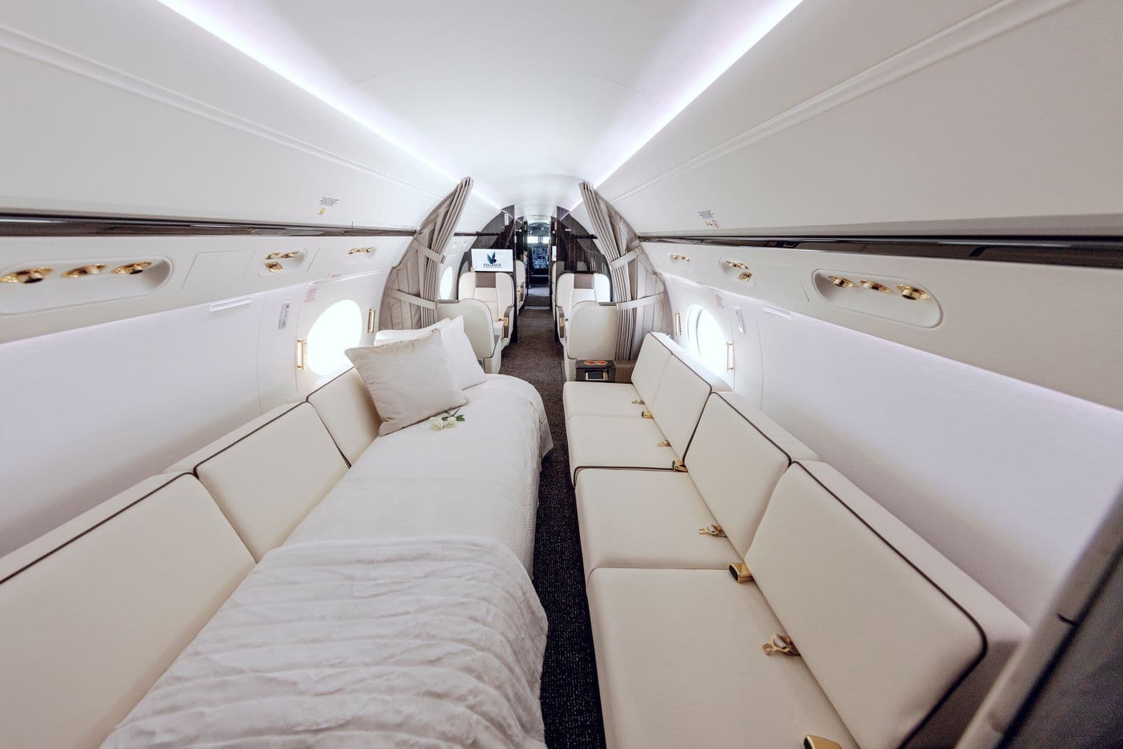 Gulfstream V N889KH