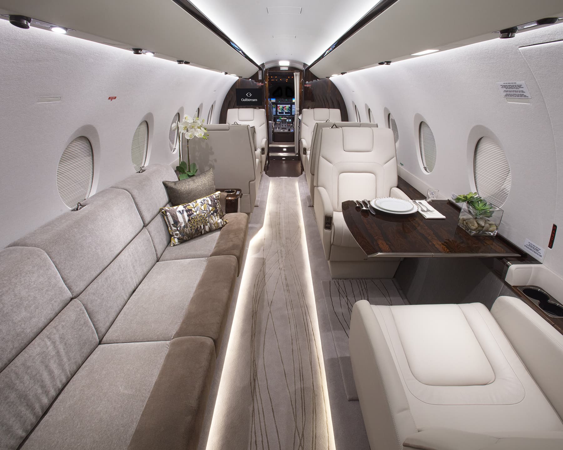 Gulfstream G280 N889MR