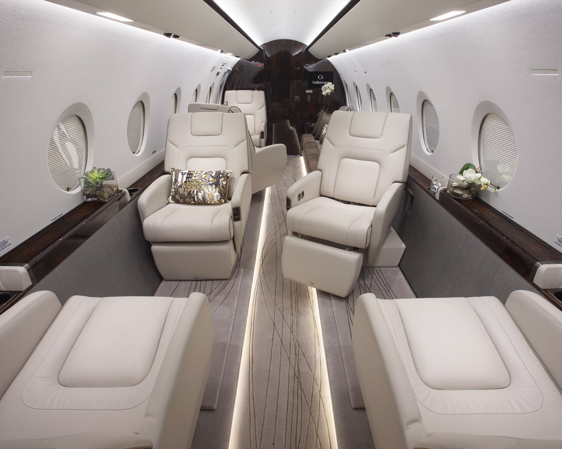Gulfstream G280 N889MR