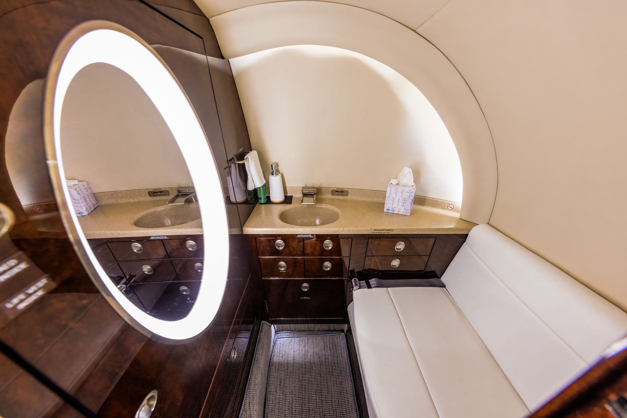 Hawker 900XP N890TX
