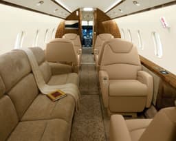 Challenger 300 N895BB
