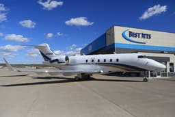 Challenger 300 N895BB