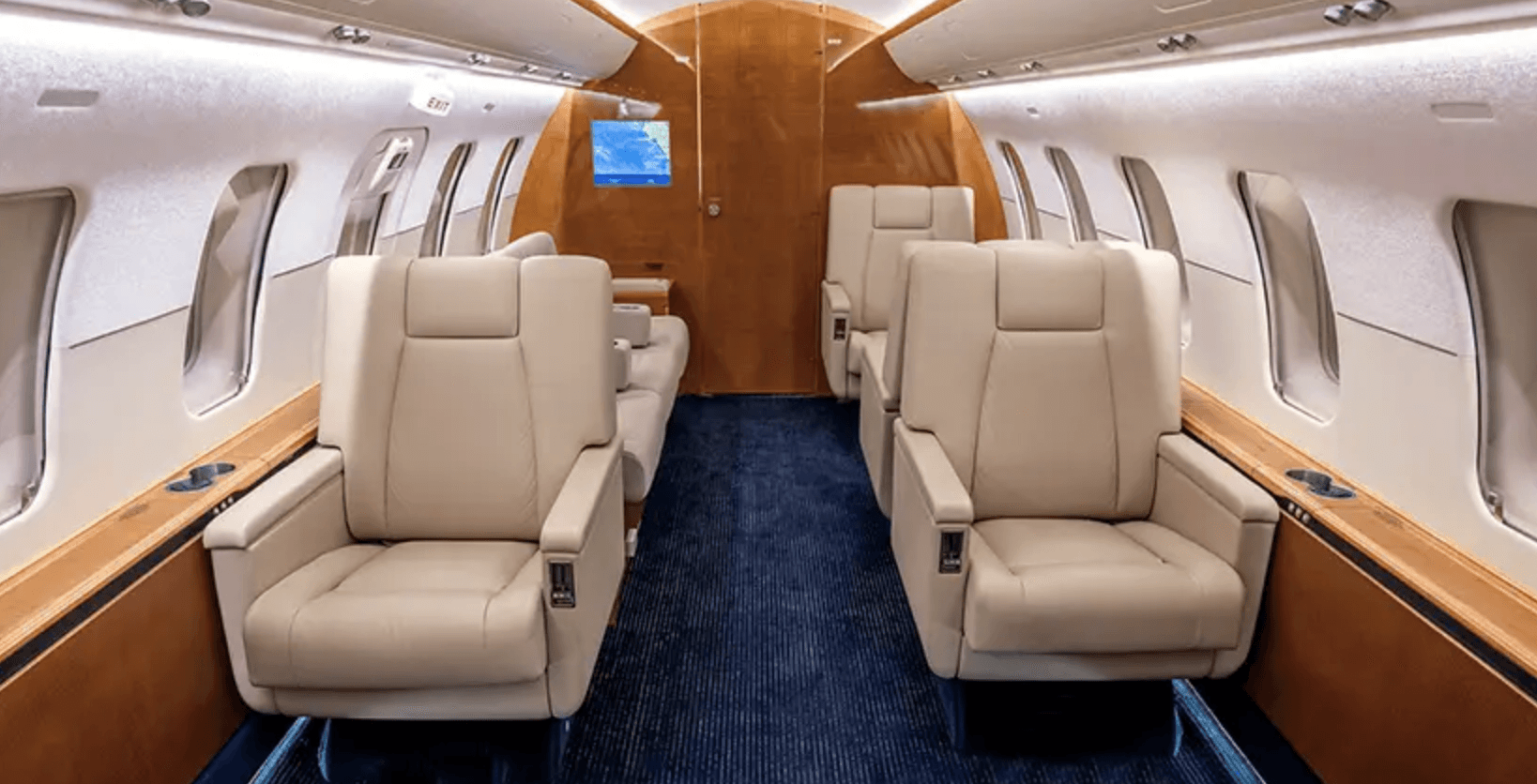 Challenger 605 N895CC