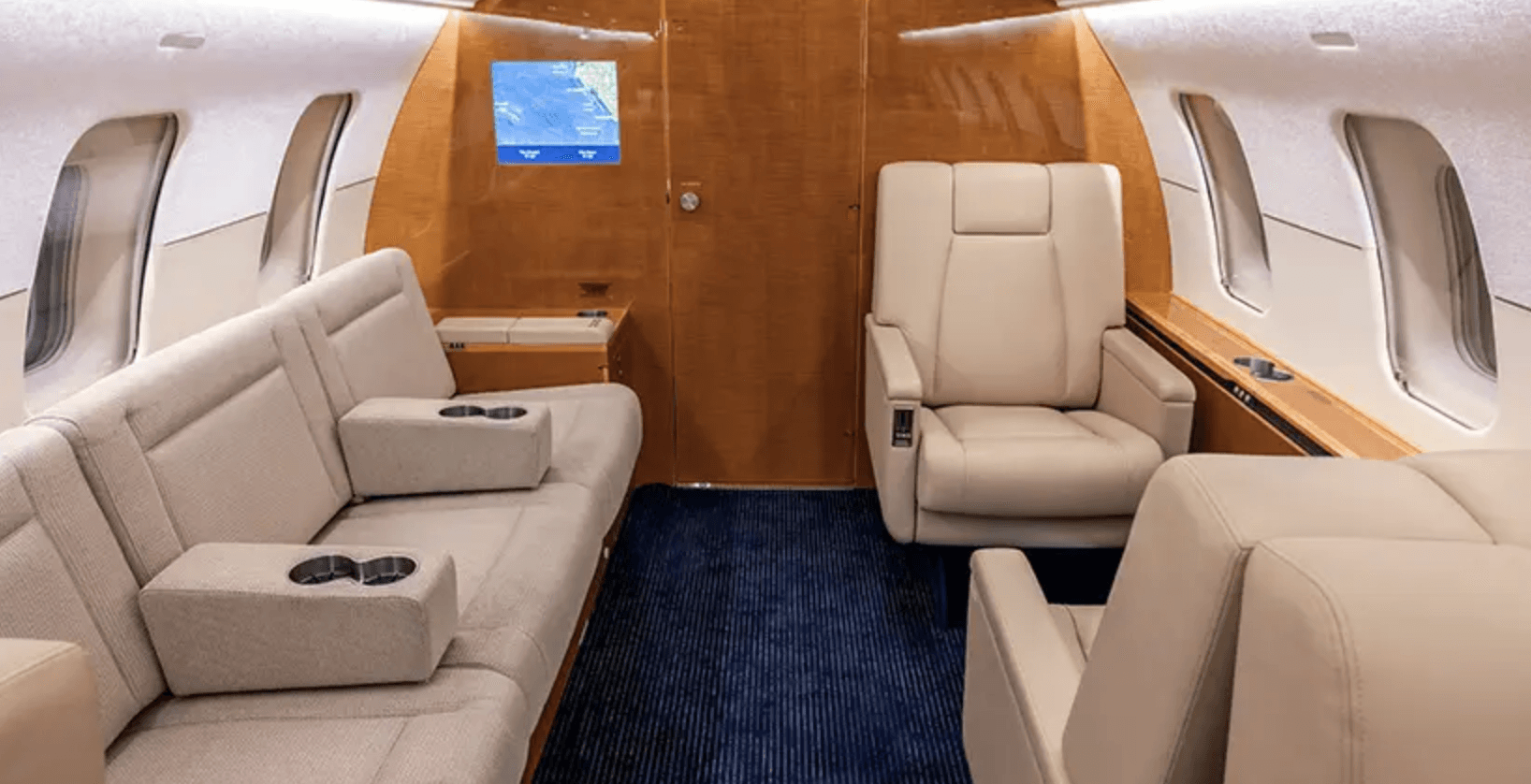 Challenger 605 N895CC