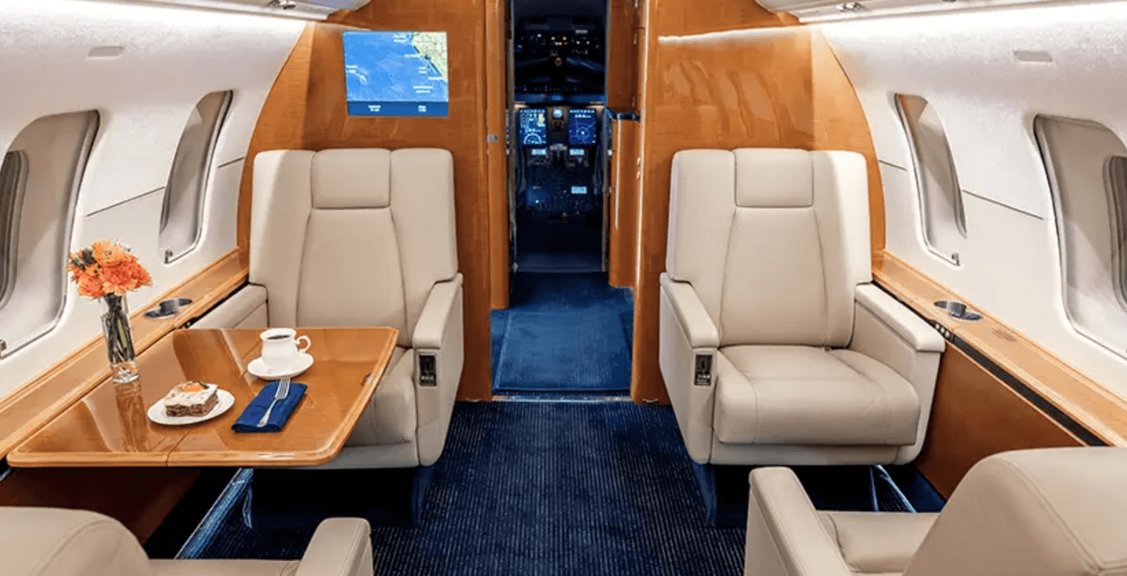 Challenger 605 N895CC