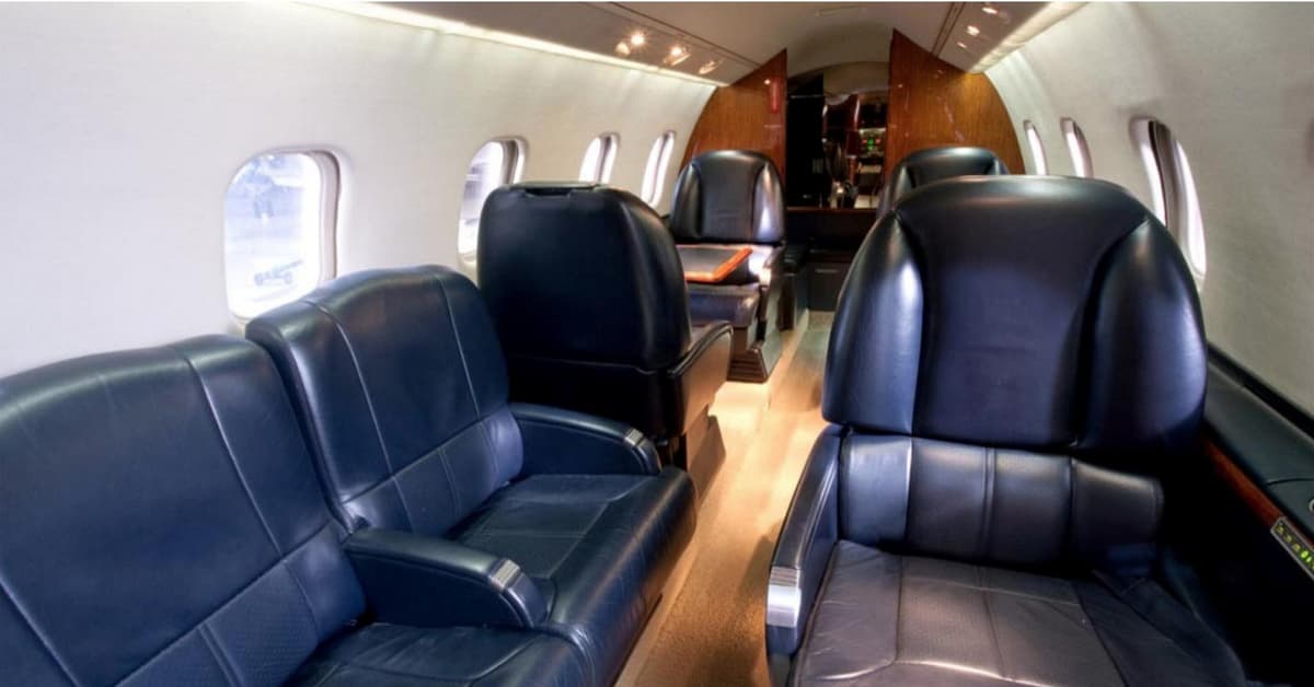 Learjet 60 N898PA
