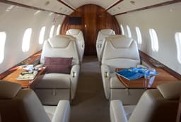 Challenger 300 N8TA
