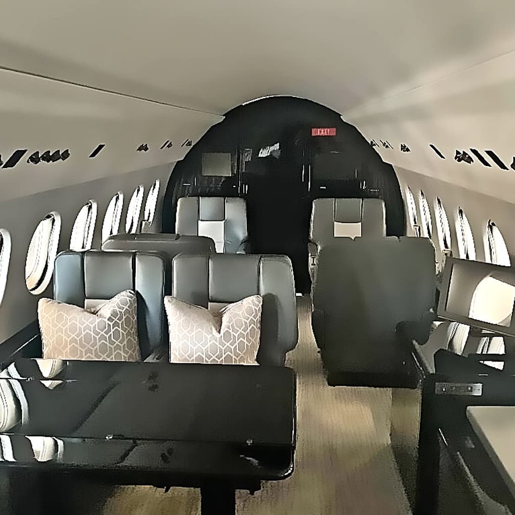 Falcon 900B N900TE