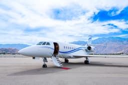 Falcon 2000LXS N905B