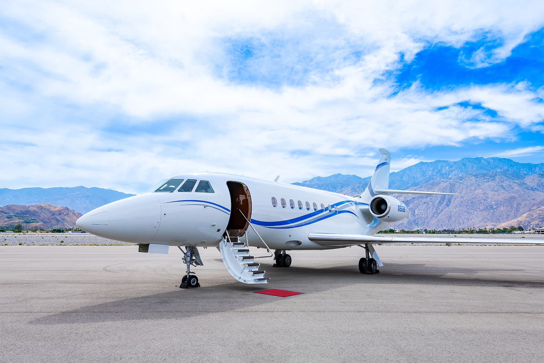 Falcon 2000LXS N905B