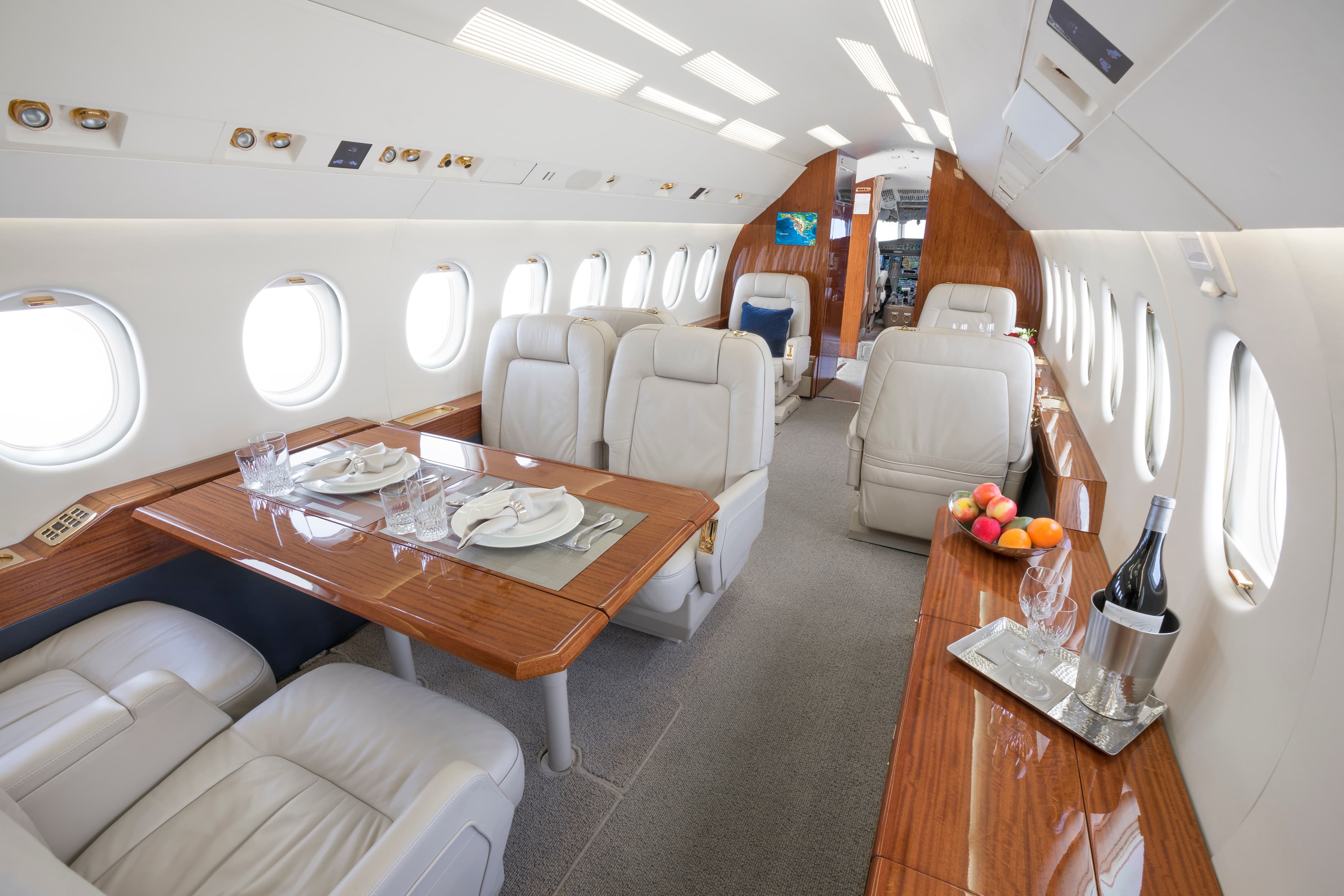 Falcon 2000EX N909MM