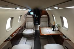 Learjet 40XR N909MV