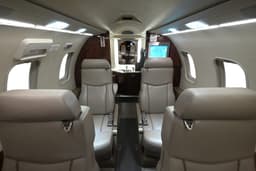 Learjet 40XR N909MV