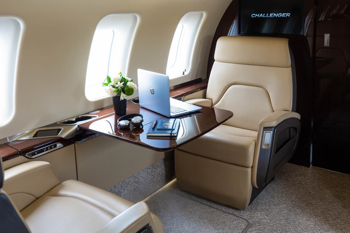 Challenger 650 N90KC