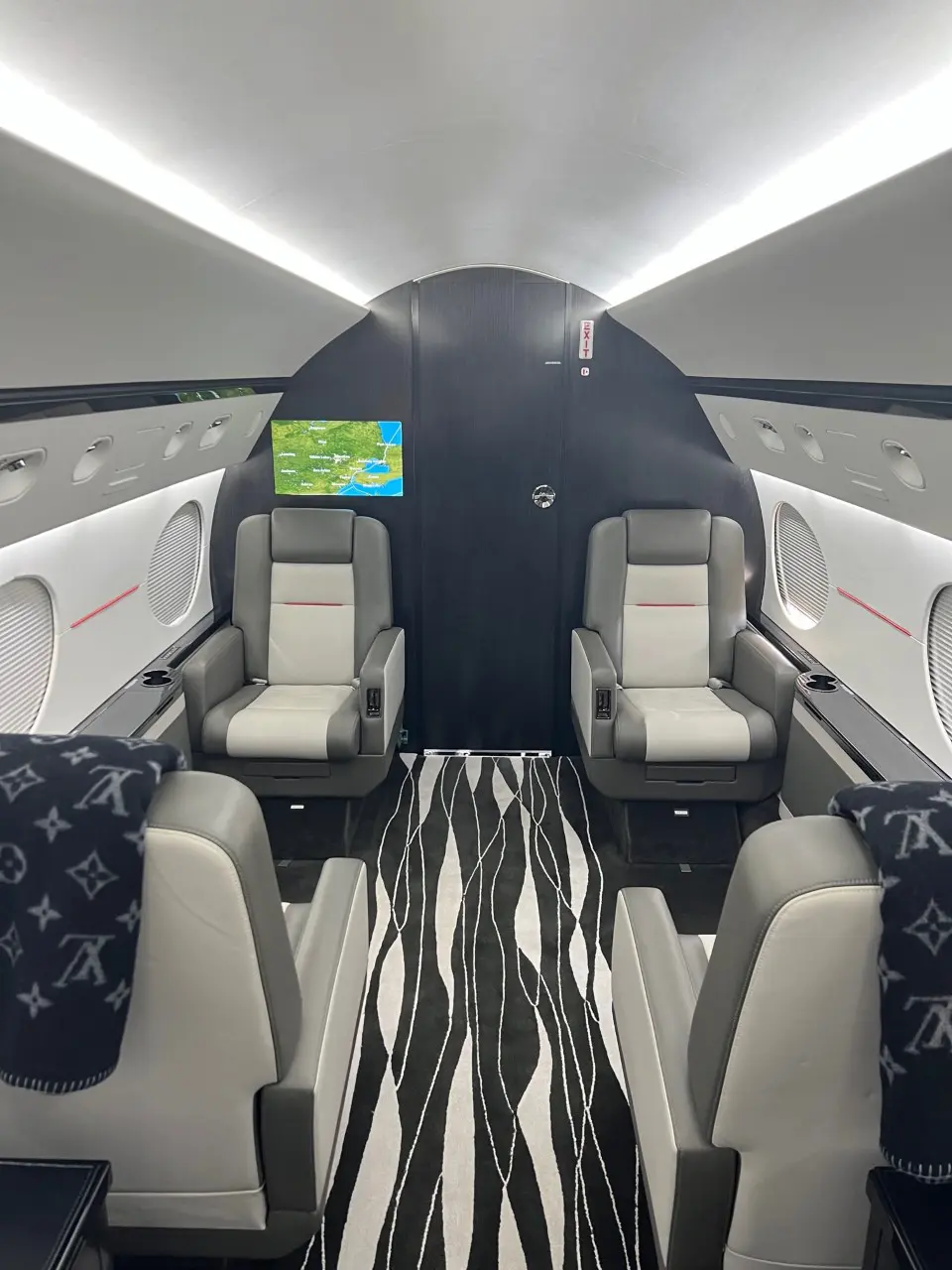 Gulfstream IV N90RG