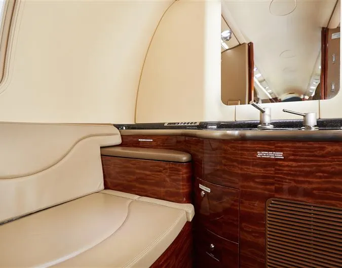 Learjet 40XR N90XR