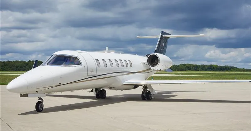 Learjet 40XR N90XR