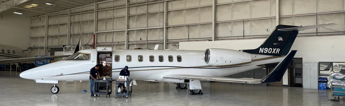 Learjet 40XR N90XR