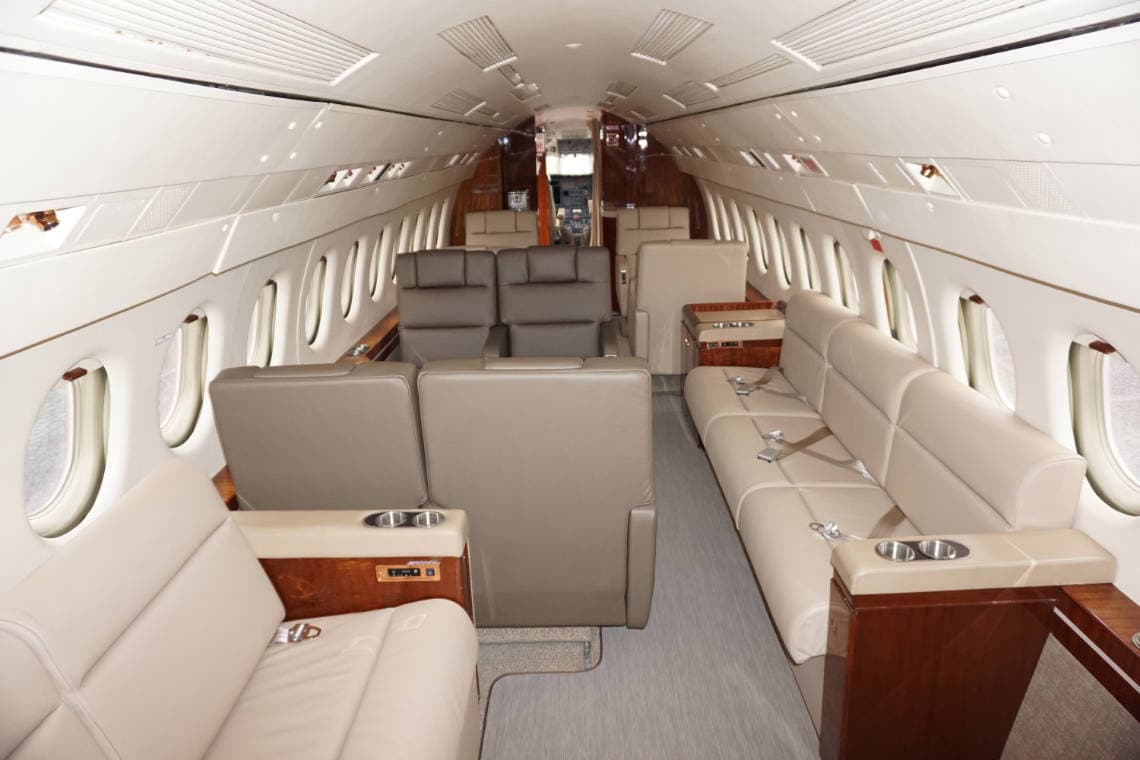 Falcon 900B N910JW