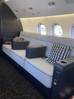 Falcon 900B N910SC