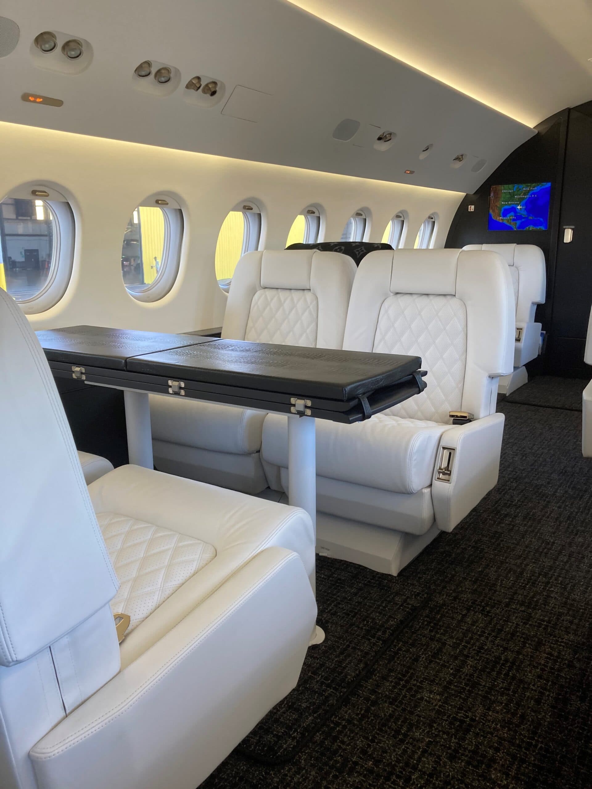 Falcon 900B N910SC