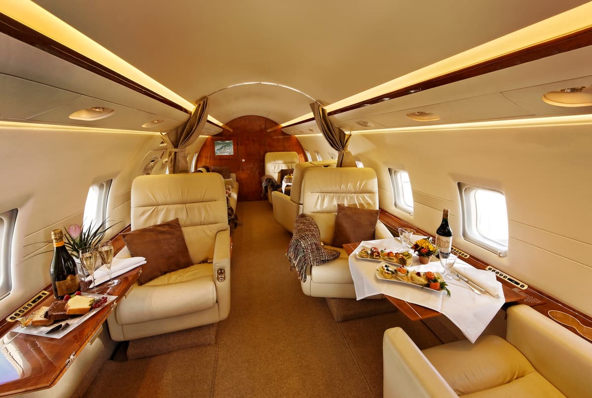 Challenger 604 N913VC