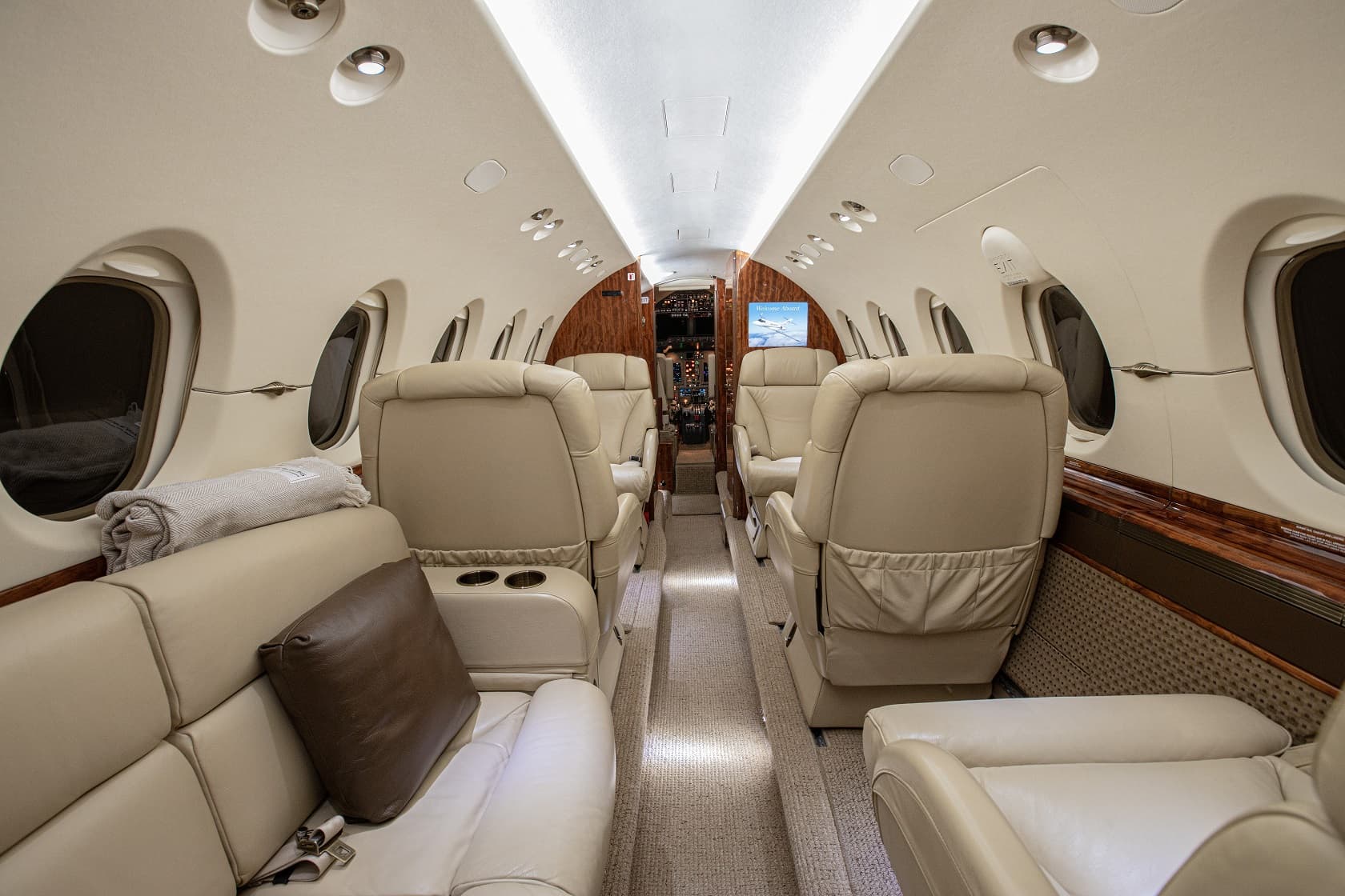 Hawker 900XP N918JL
