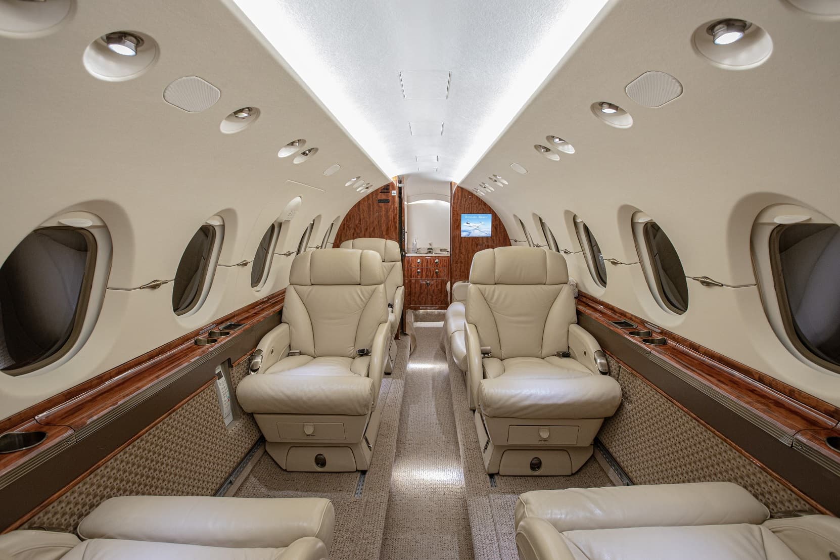 Hawker 900XP N918JL
