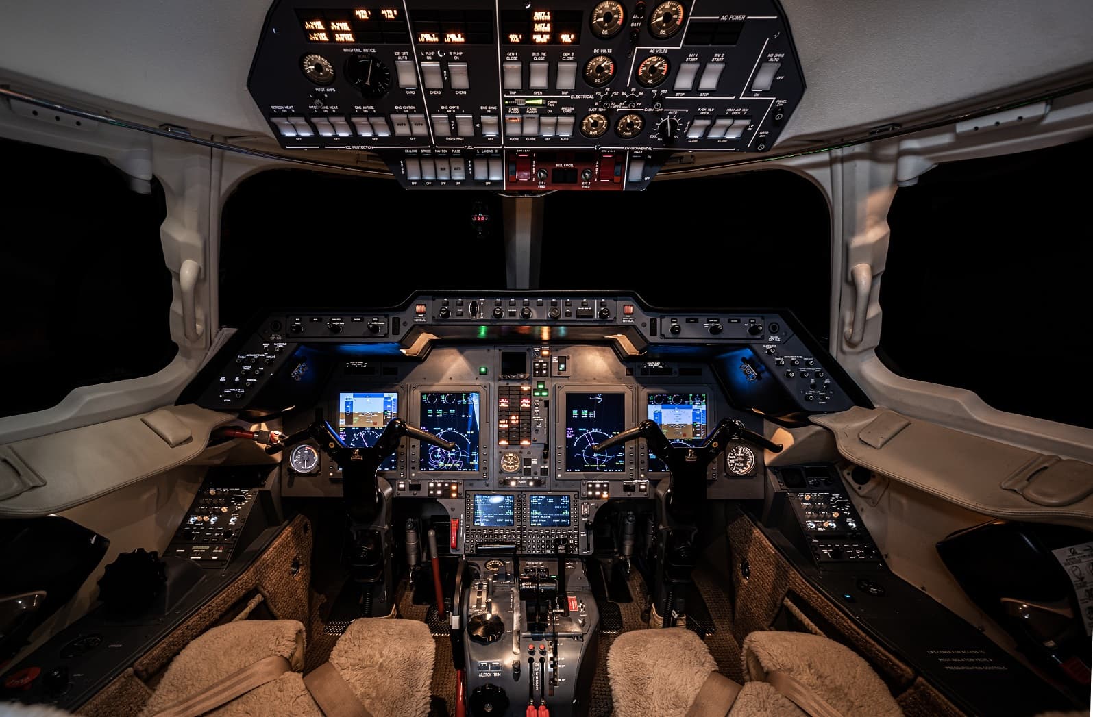 Hawker 900XP N918JL